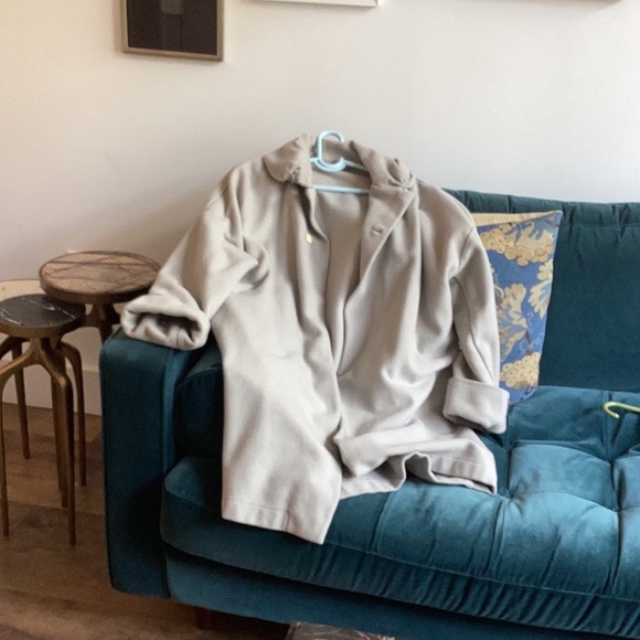 Wool, dove gray coat. - Picture 2 of 3